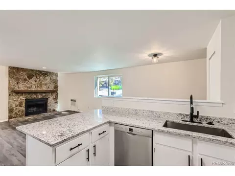 145 S Zang Way #D, Lakewood, CO 80228