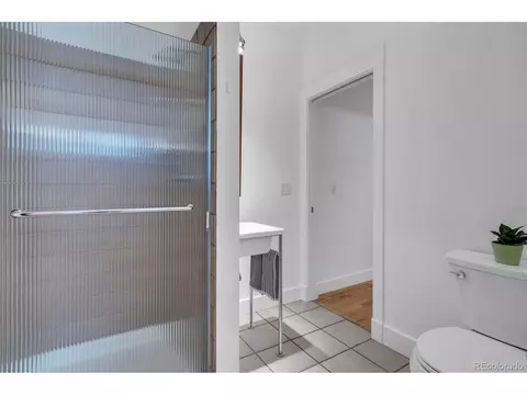 Bath - 1221 Linden Ave, Boulder, CO 80304 photo 1 of 4