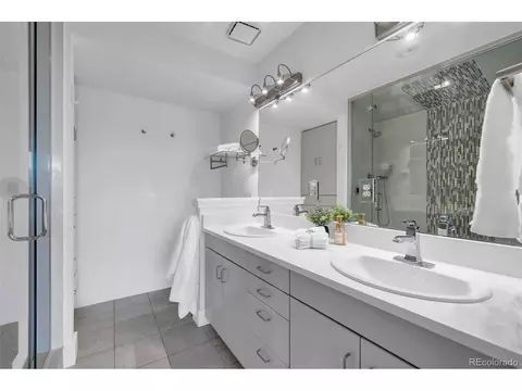 Bath - 1221 Linden Ave, Boulder, CO 80304 photo 2 of 4