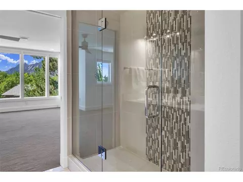 Bath - 1221 Linden Ave, Boulder, CO 80304 photo 3 of 4