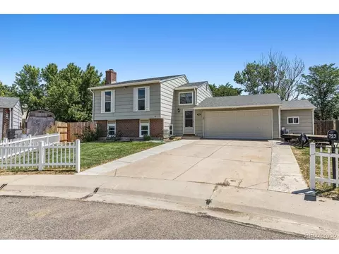 723 Centennial Way, Bennett, CO 80102 photo 2
