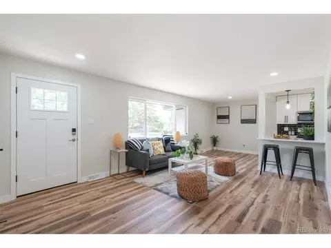 562 Lima St, Aurora, CO 80010 photo 2