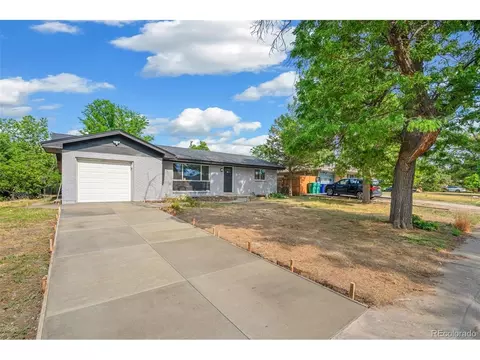 562 Lima St, Aurora, CO 80010 photo 1