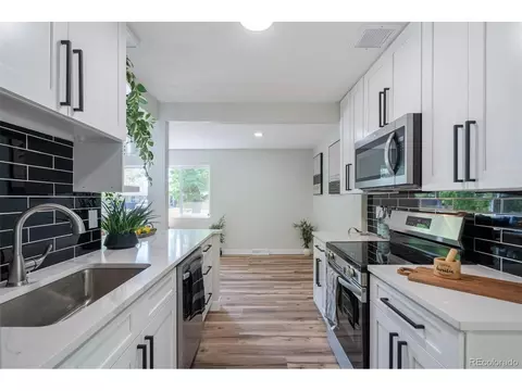 562 Lima St, Aurora, CO 80010 photo 8