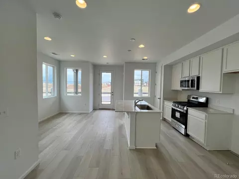 21121 E 67th Ave, Aurora, CO 80019 photo 5