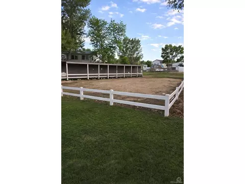 235 Pueblo Cir, Weldona, CO 80653