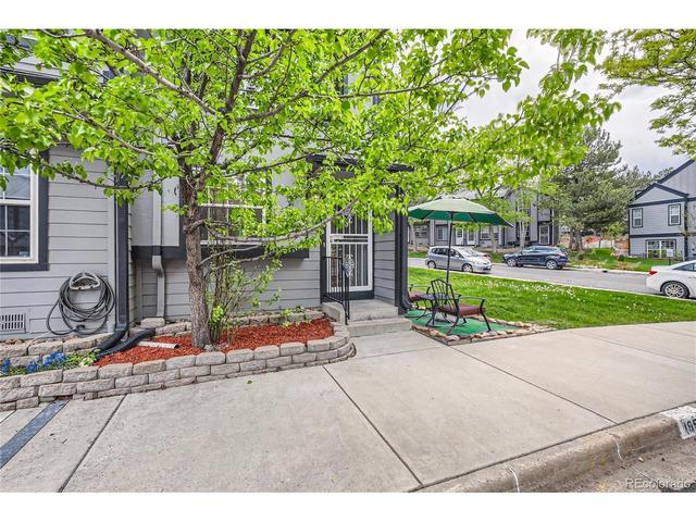 1950 Newland Ct, Lakewood, CO 80214
