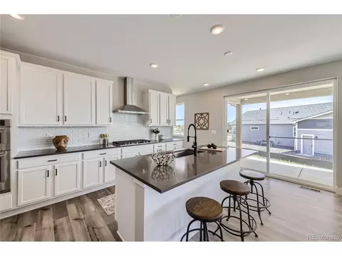 5450 Riverbend, Longmont, CO 80504 photo 4