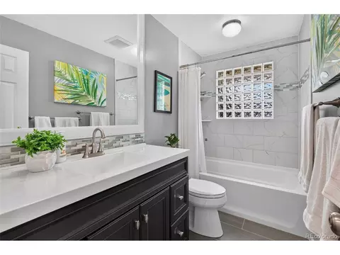 7650 S Kit Carson Dr, Centennial, CO 80122 photo 10