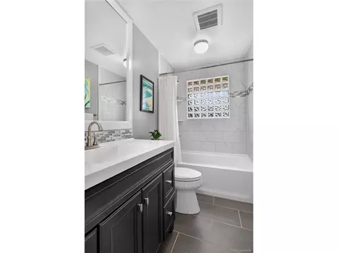 7650 S Kit Carson Dr, Centennial, CO 80122 photo 25