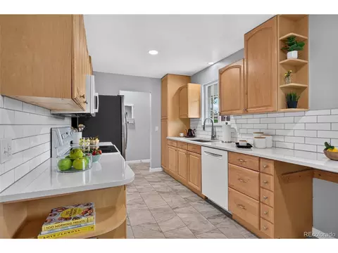 7650 S Kit Carson Dr, Centennial, CO 80122 photo 3