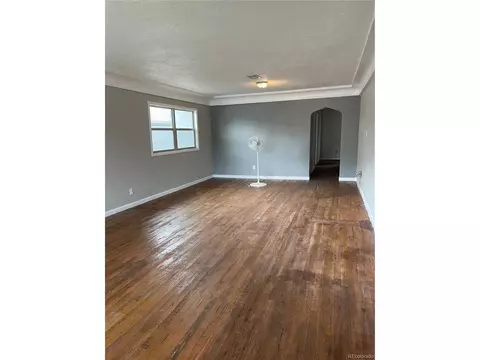 231 E 6th St, Walsenburg, CO 81089 photo 3