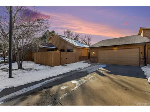127 S Eagle Cir, Aurora, CO 80012