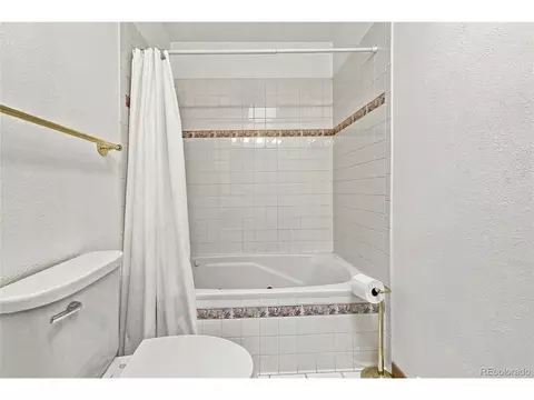 Bath - 6852 W Eldorado Pl, Denver, CO 80227 photo 2 of 3