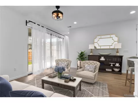 934 Waterloo St, Aurora, CO 80018 photo 2