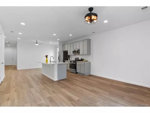 934 Waterloo St, Aurora, CO 80018 photo 8