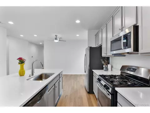 934 Waterloo St, Aurora, CO 80018 photo 6