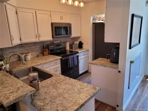 15507 E Louisiana Ave, Aurora, CO 80017