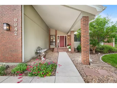 8342 Dover Ct, Arvada, CO 80005 photo 2