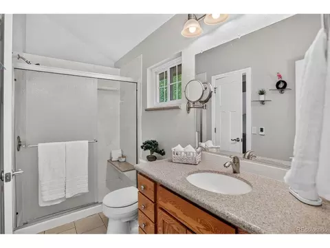 Bath - 18574 E Layton Pl, Aurora, CO 80015 photo 2 of 3