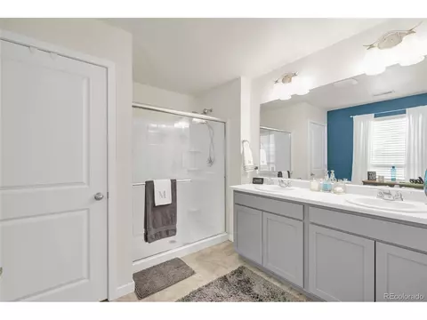 Bath - 45824 Silverdrop Ave, Bennett, CO 80102 photo 3 of 4