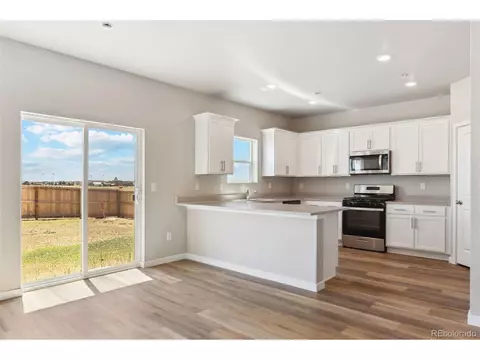 Kitchen - 48299 Shetland Dr, Bennett, CO 80102 photo 1 of 3