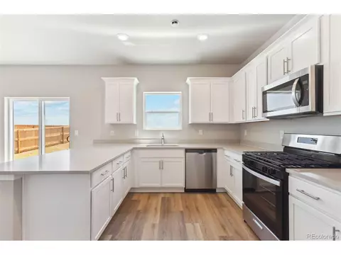 Kitchen - 48299 Shetland Dr, Bennett, CO 80102 photo 2 of 3