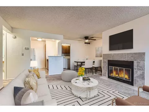 6755 S Field St #606, Littleton, CO 80128