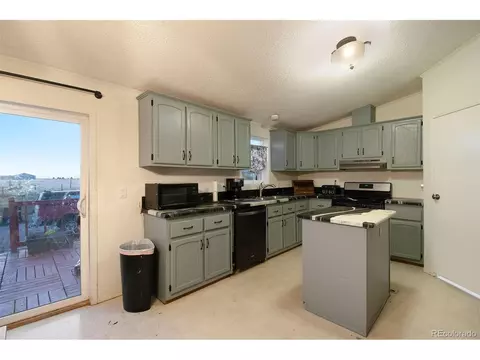 7337 Schumaker Rd, Bennett, CO 80102 photo 4
