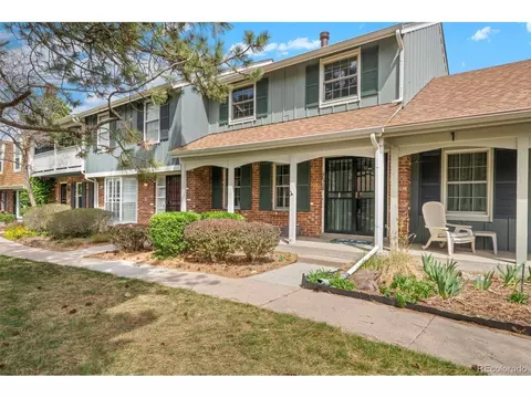 9032 E Amherst Dr #E, Denver, CO 80231 photo 2
