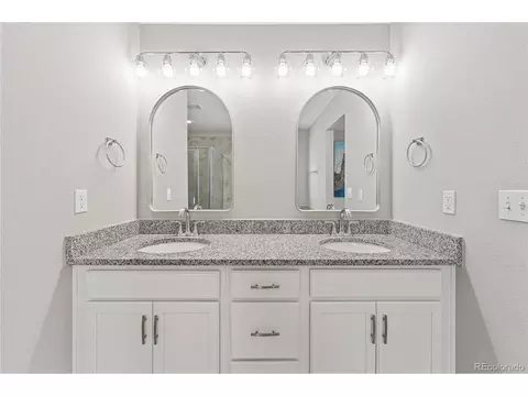 Bath - 4815 S Malta Way, Centennial, CO 80015 photo 5 of 6