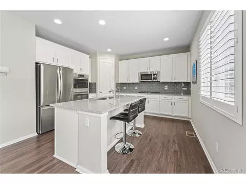Kitchen - 4815 S Malta Way, Centennial, CO 80015 photo 2 of 6