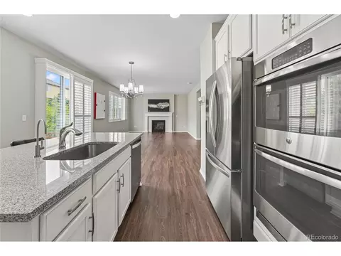 Kitchen - 4815 S Malta Way, Centennial, CO 80015 photo 4 of 6