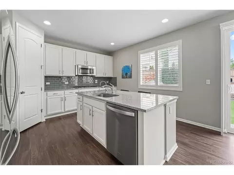 Kitchen - 4815 S Malta Way, Centennial, CO 80015 photo 5 of 6
