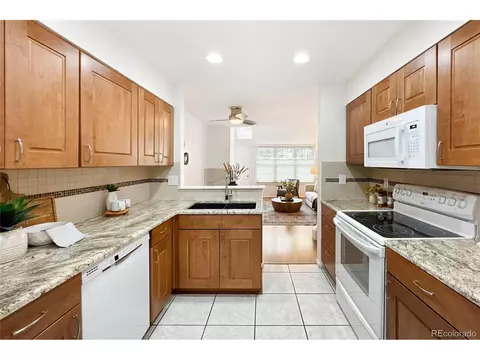 7370 E Florida Ave #1010, Denver, CO 80231 photo 13