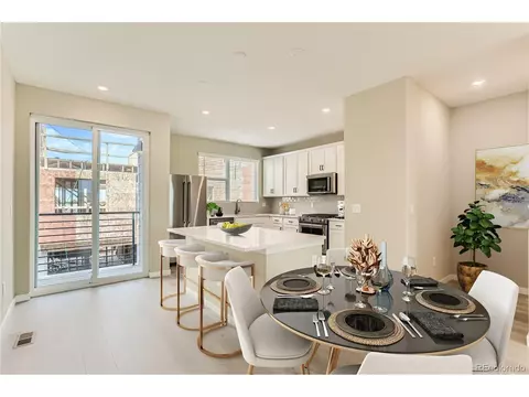 350 Geneva St, Aurora, CO 80010
