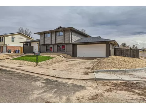 12932 Elgin Pl, Denver, CO 80239 photo 3
