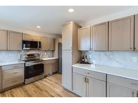12932 Elgin Pl, Denver, CO 80239 photo 9