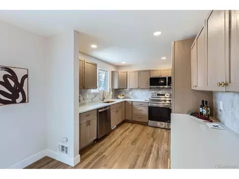 12932 Elgin Pl, Denver, CO 80239 photo 8
