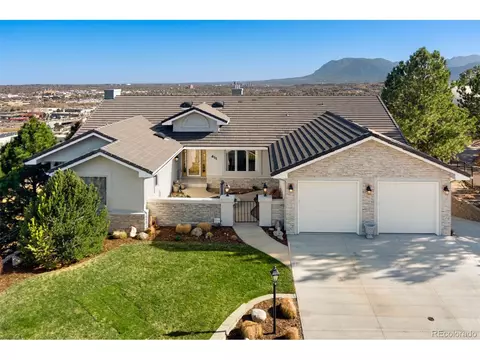 411 Sunbird Cliffs Ln, Colorado Springs, CO 80919