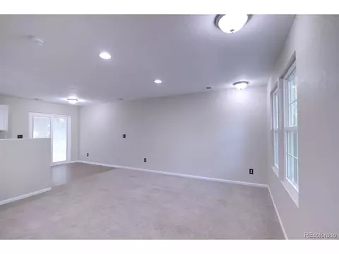 10137 Eudora Ct, Thornton, CO 80229 photo 2