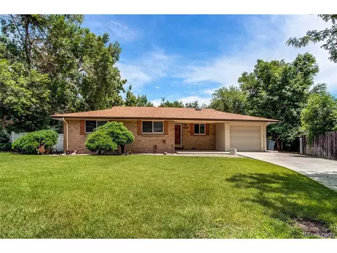 850 Brentwood St, Lakewood, CO 80214