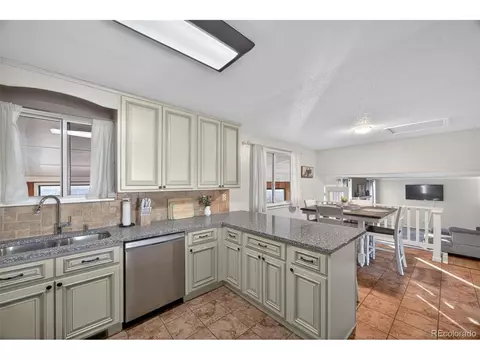 Kitchen - 5414 E 113th Ave, Thornton, CO 80233 photo 2 of 5