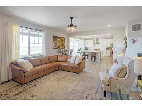 Living - 188 S Waterloo St, Aurora, CO 80018 photo 5 of 5