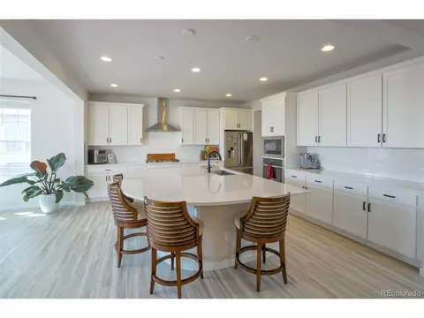 Kitchen - 188 S Waterloo St, Aurora, CO 80018 photo 2 of 3