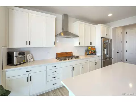 Kitchen - 188 S Waterloo St, Aurora, CO 80018 photo 3 of 3