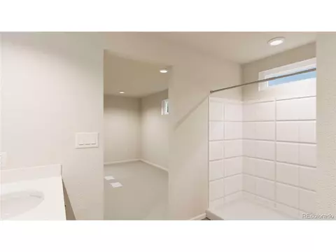 22313 E 38th Pl, Aurora, CO 80019 photo 13