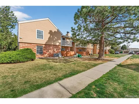 3320 S Ammons St #101, Lakewood, CO 80227