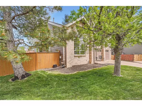 16519 E Hialeah Dr, Centennial, CO 80015 photo 2