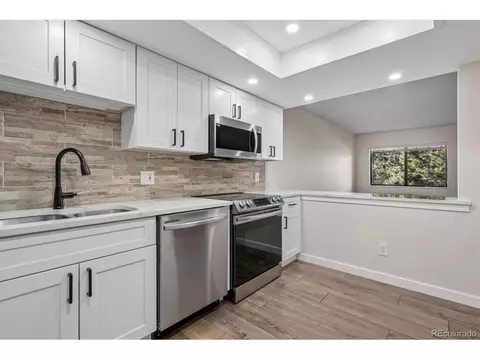 Kitchen - 14152 E Linvale Pl #312, Aurora, CO 80014 photo 3 of 4